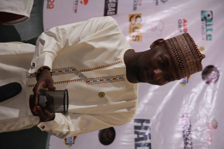 e6ac961f-afec-483f-a280-a4a78e102b1d